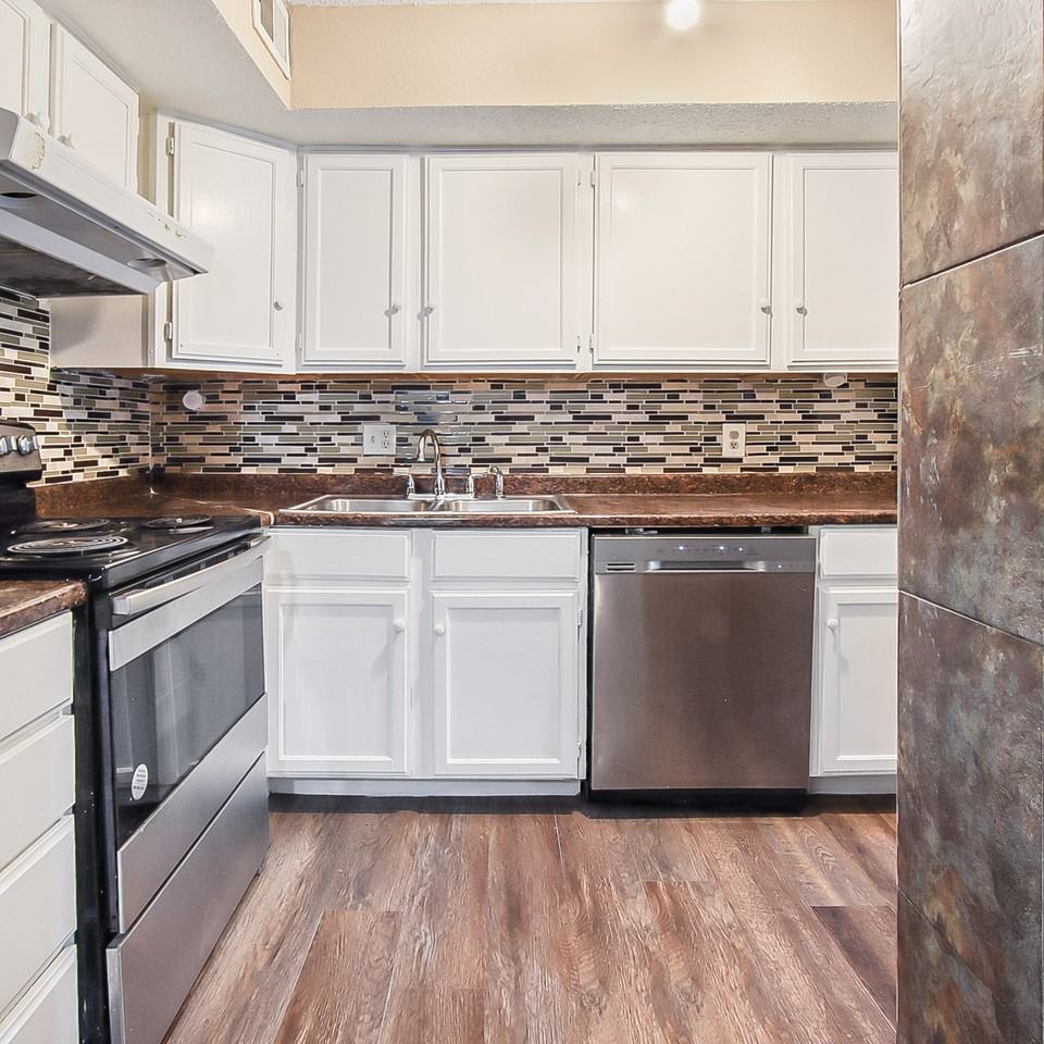 9801 Walnut Street - Photo 2 of 19