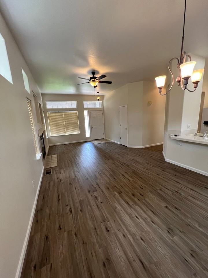 7882 Tormes Ct - Photo 3 of 14