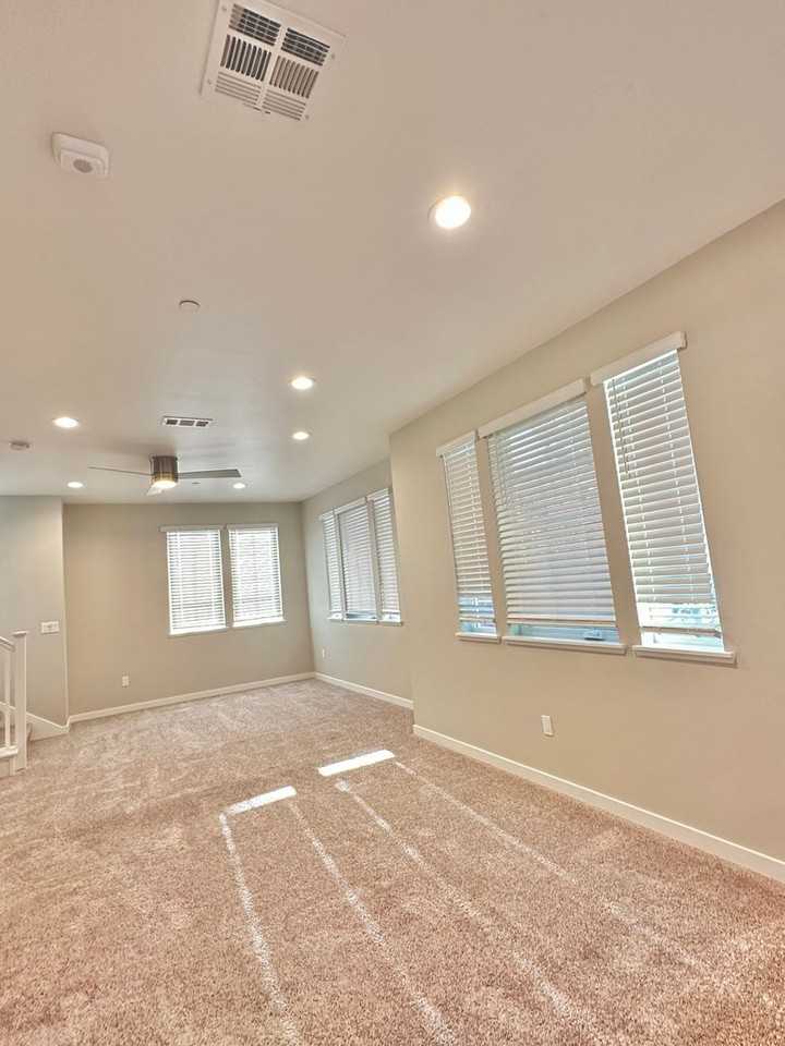 37285 Legacy Cmn - Photo 3 of 10