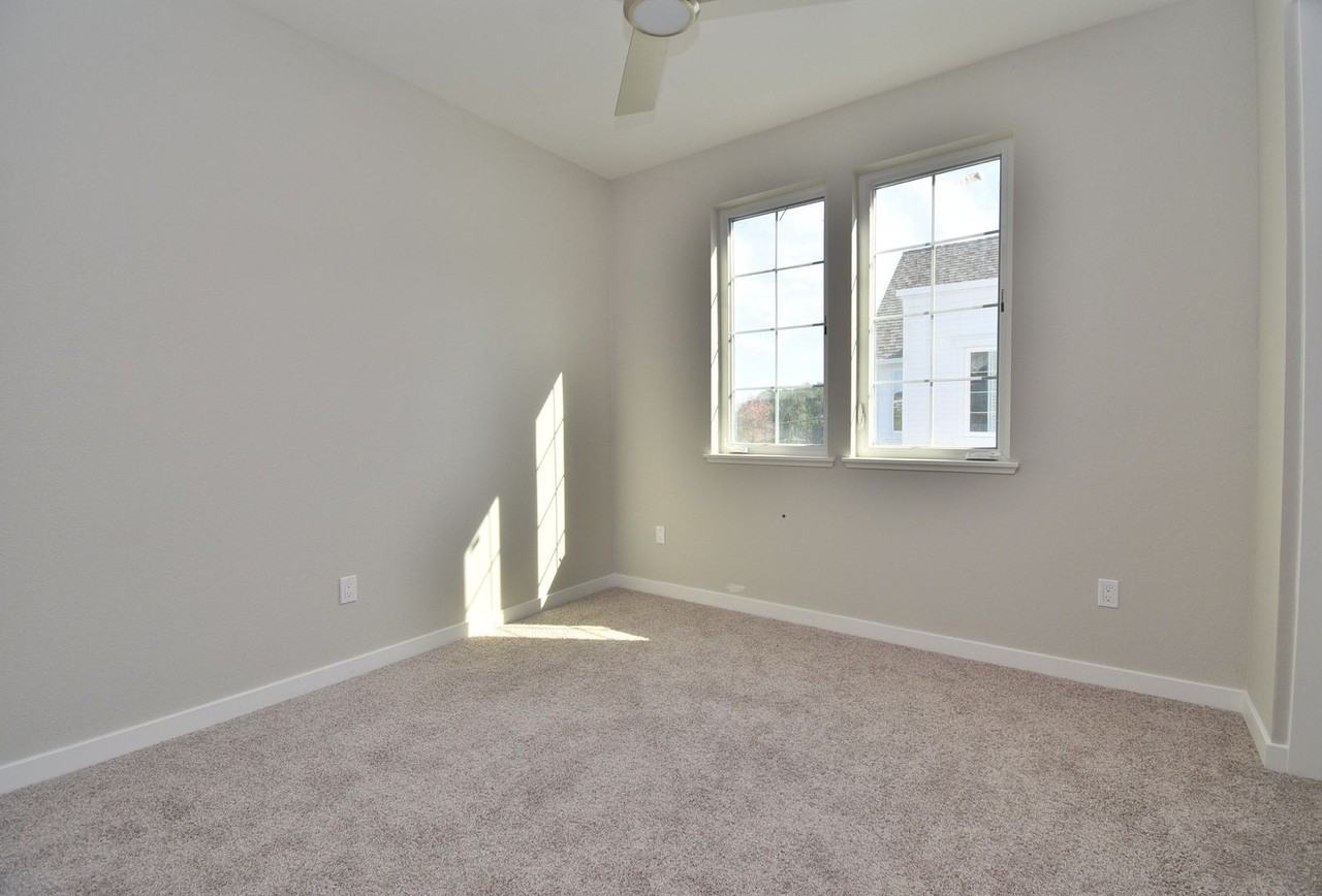 37285 Legacy Cmn - Photo 6 of 10