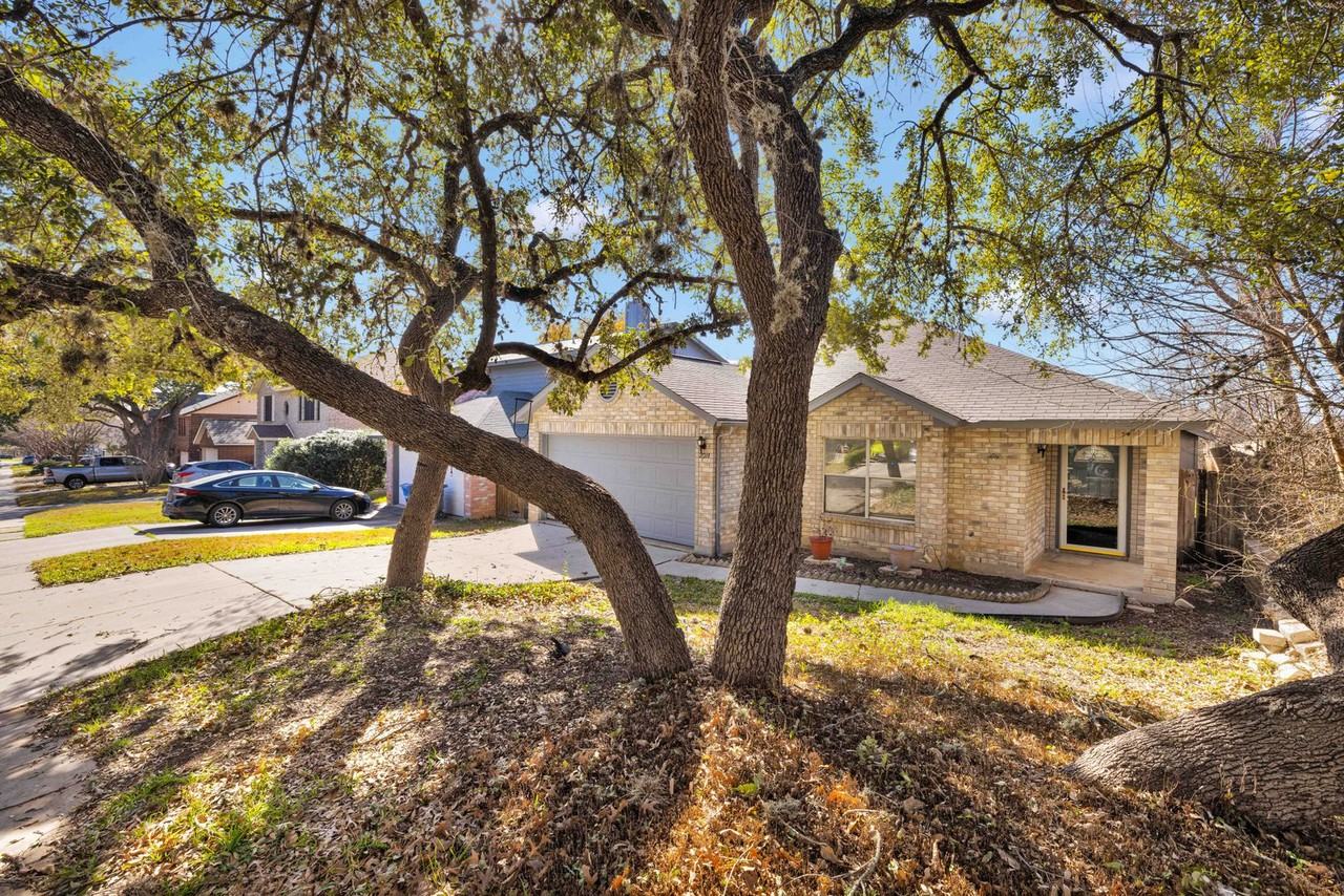 7011 Autumn Park - Photo 3 of 20