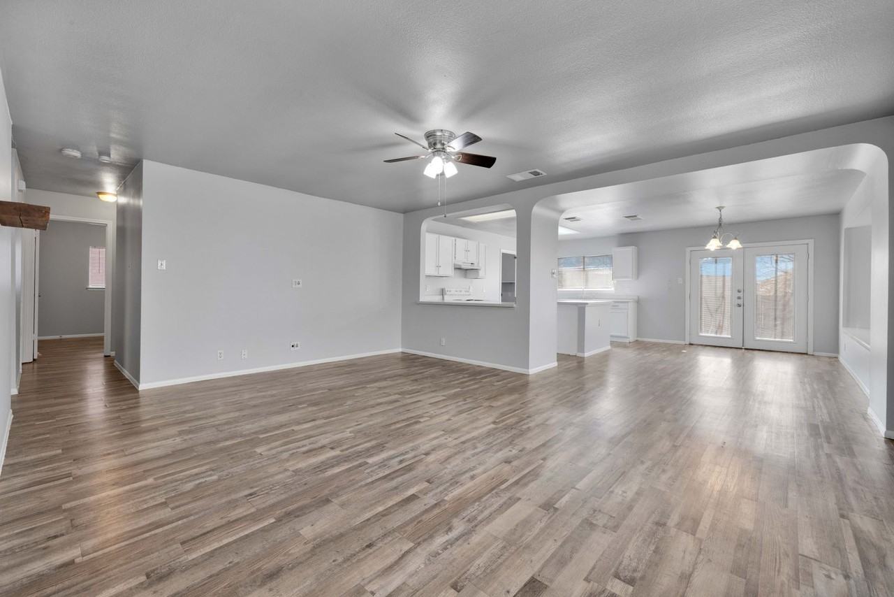 7011 Autumn Park - Photo 4 of 20