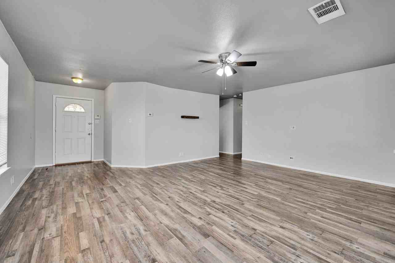 7011 Autumn Park - Photo 5 of 20