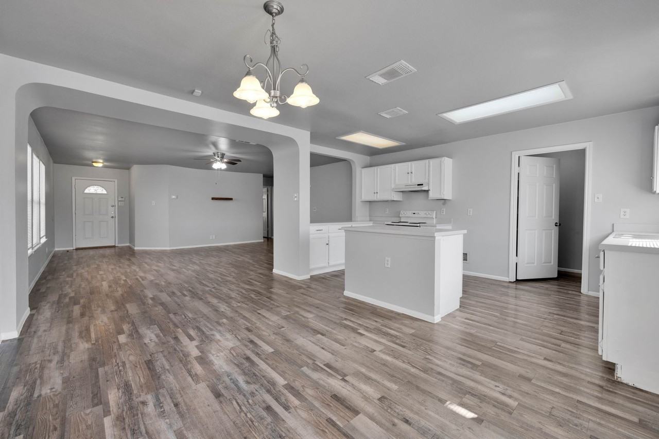 7011 Autumn Park - Photo 7 of 20