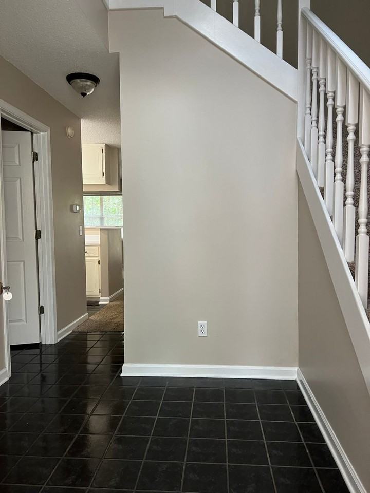 107 Woodrun Dr - Photo 2 of 20