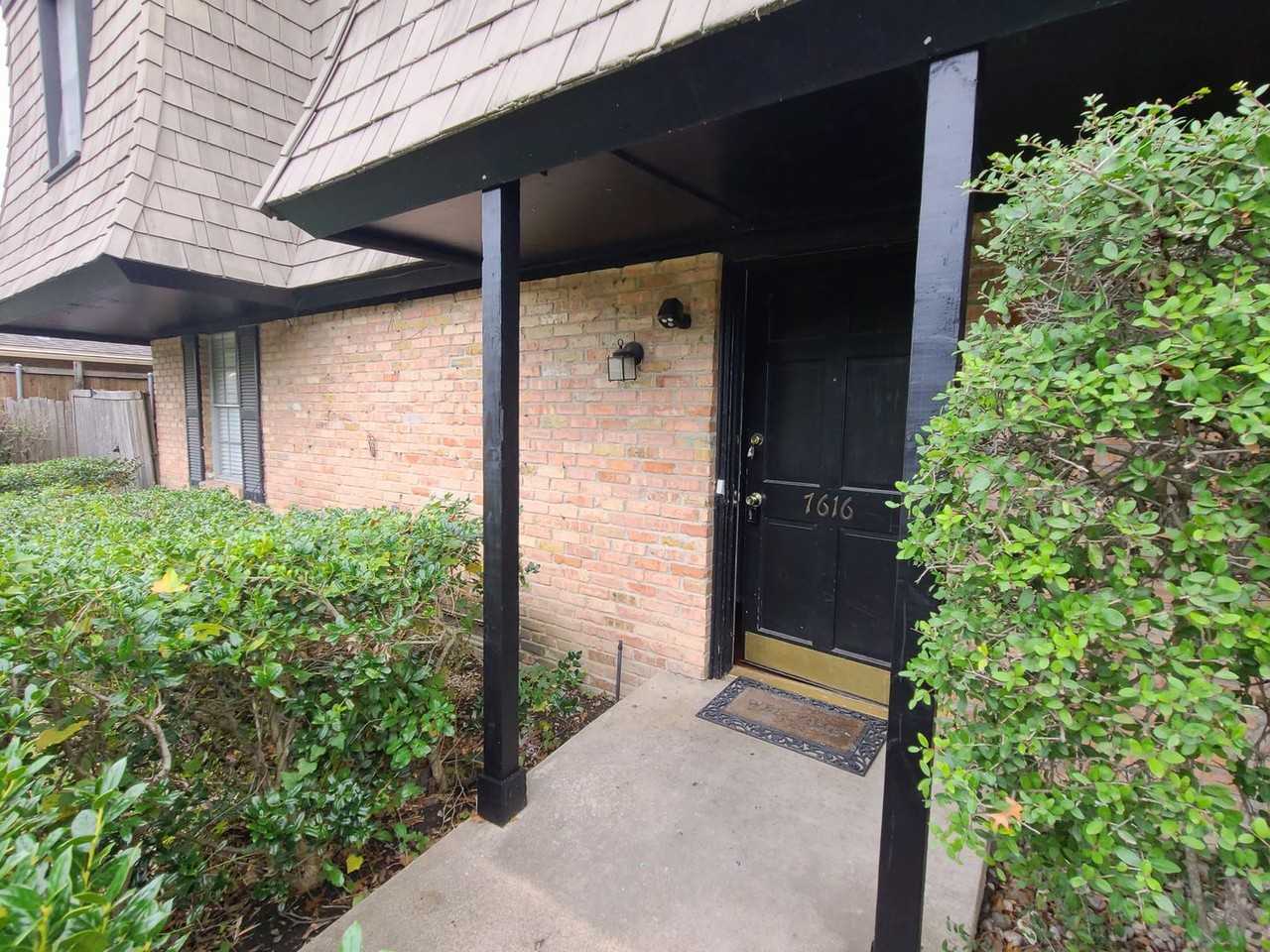 7616 Dentcrest Dr - Photo 2 of 24