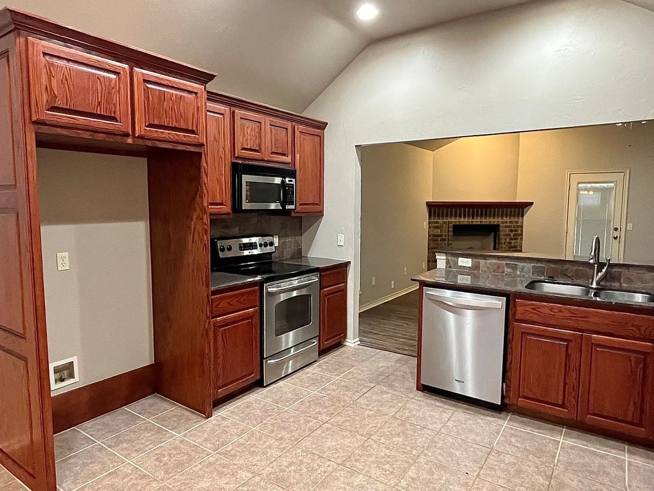 2912 Shortgrass Rd - Photo 4 of 18