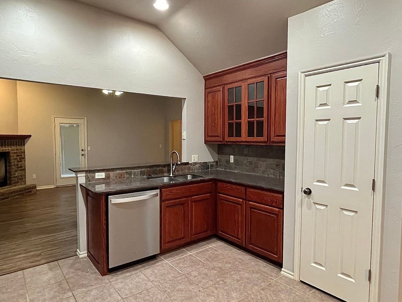 2912 Shortgrass Rd - Photo 5 of 18