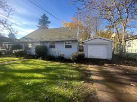 featured image of 3537 Se 70th Ave