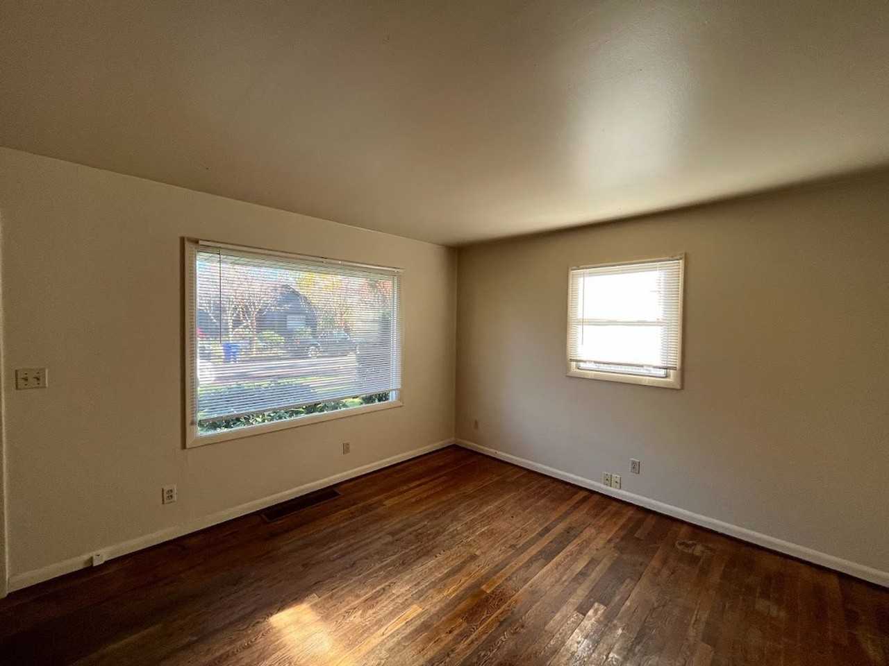 3537 Se 70th Ave - Photo 3 of 30