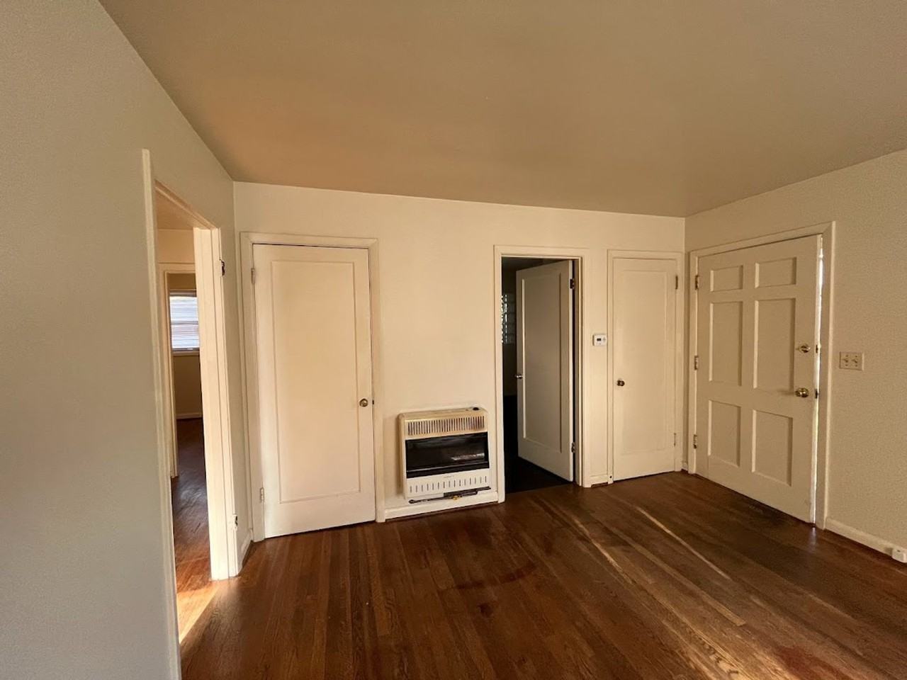 3537 Se 70th Ave - Photo 5 of 30