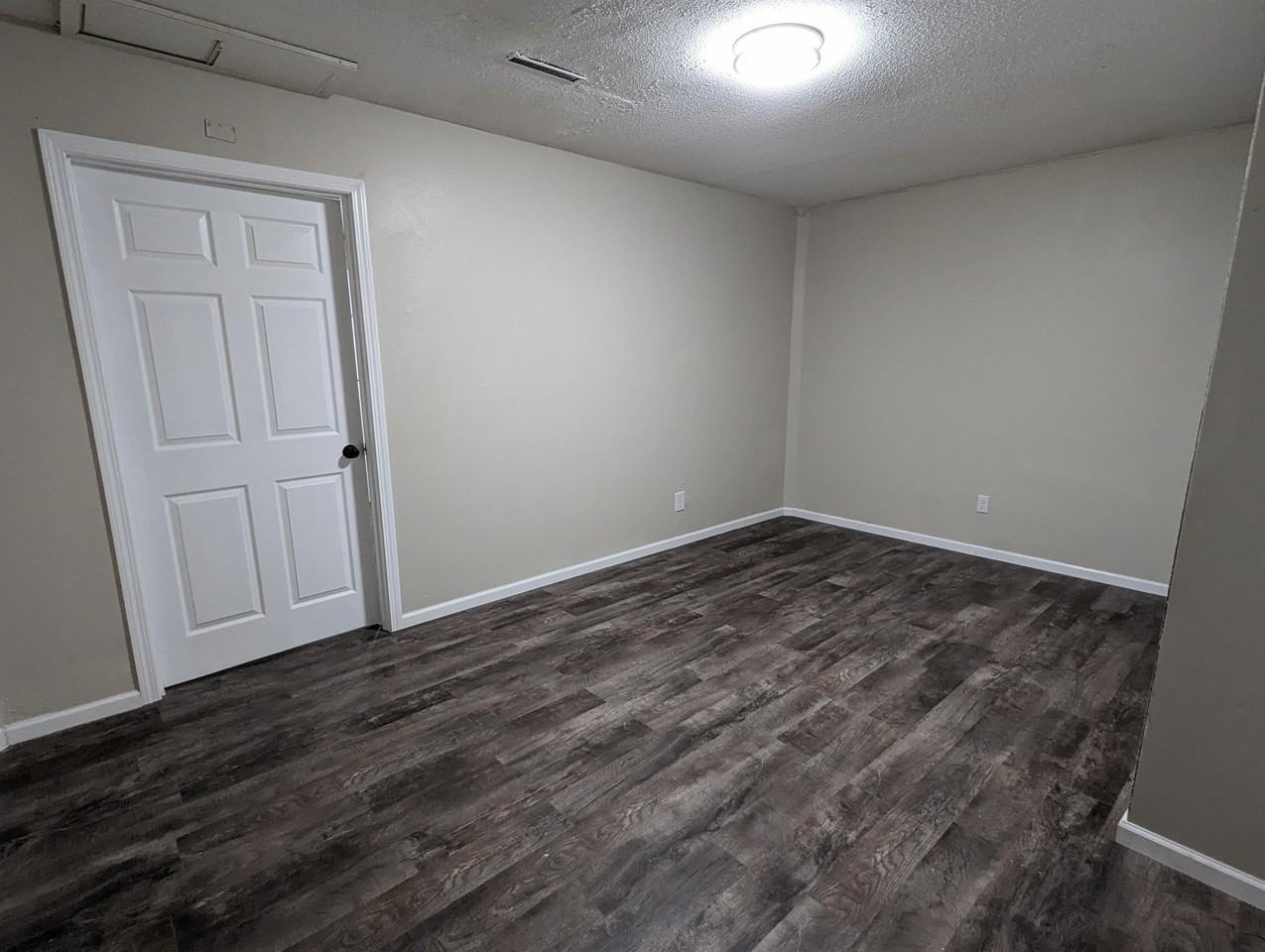 702 South Roche Street - Photo 4 of 8