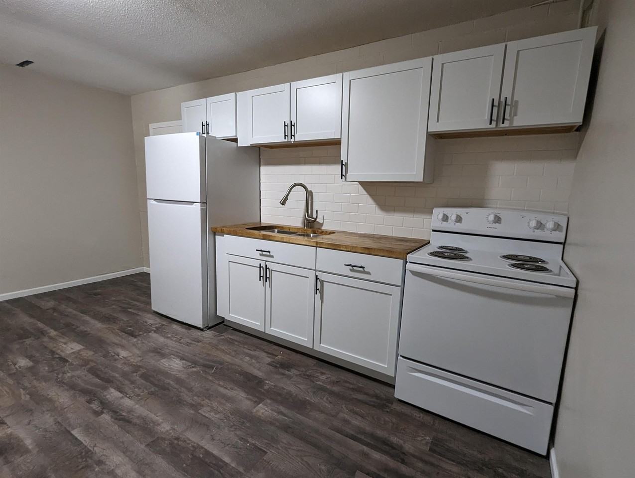 702 South Roche Street - Photo 6 of 8