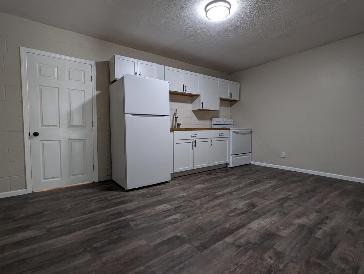 702 South Roche Street - Photo 7 of 8