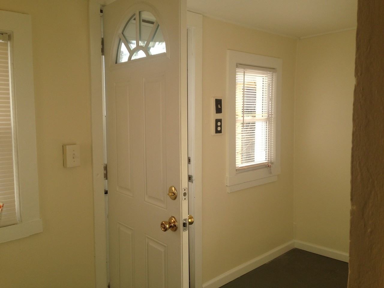 1615 Genesee Street - Photo 5 of 14