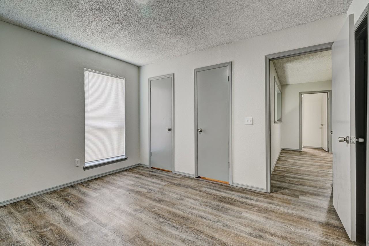 10125 N Pennsylvania Ave - Photo 4 of 9