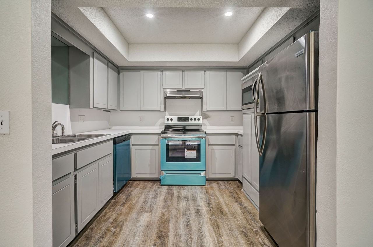 10125 N Pennsylvania Ave - Photo 6 of 9