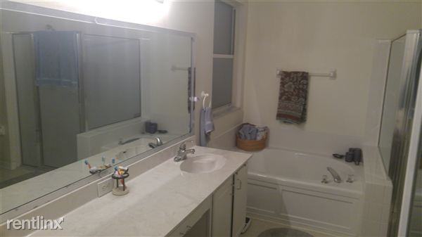 13610 Mere View Dr - Photo 3 of 8