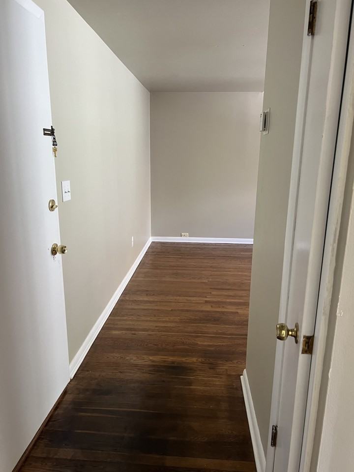 3338 S Whitnall Ave - Photo 3 of 6