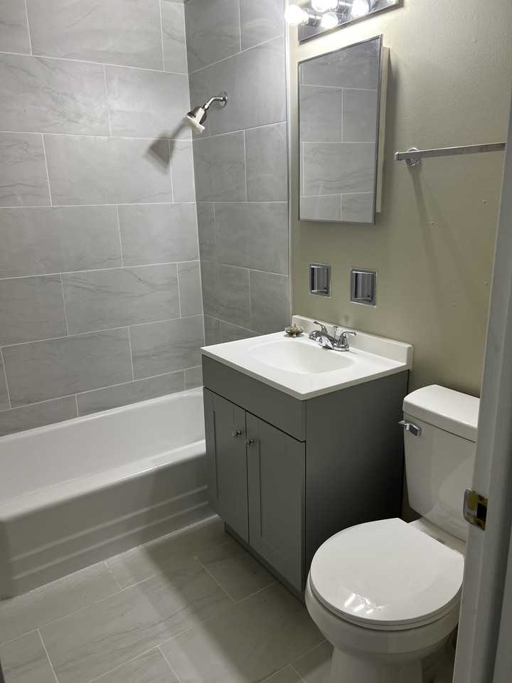 3338 S Whitnall Ave - Photo 5 of 6