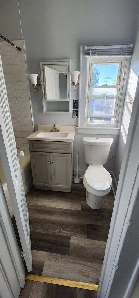 965 Livingston Ave - Photo 4 of 6