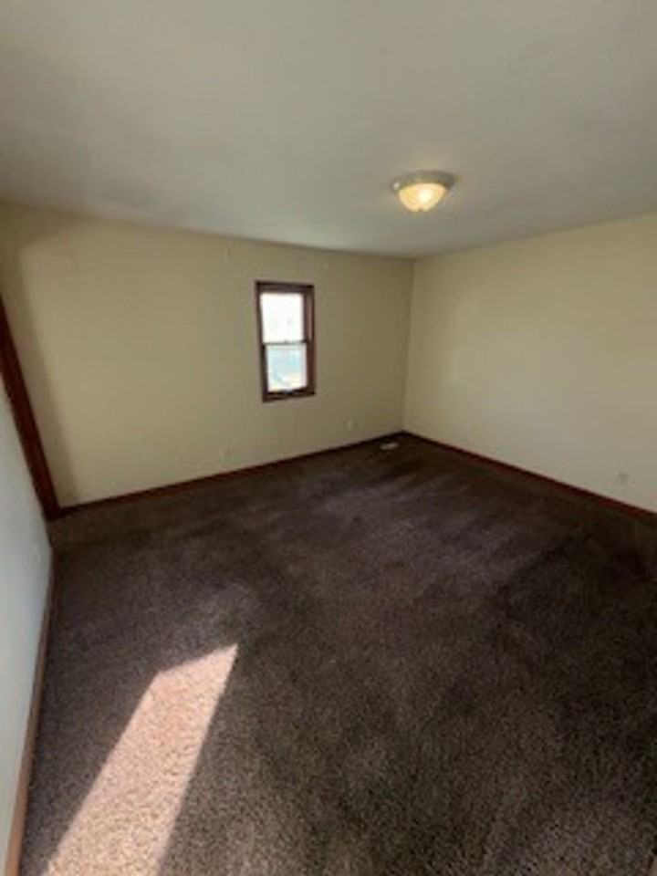 1813 S Kerth Ave - Photo 7 of 11