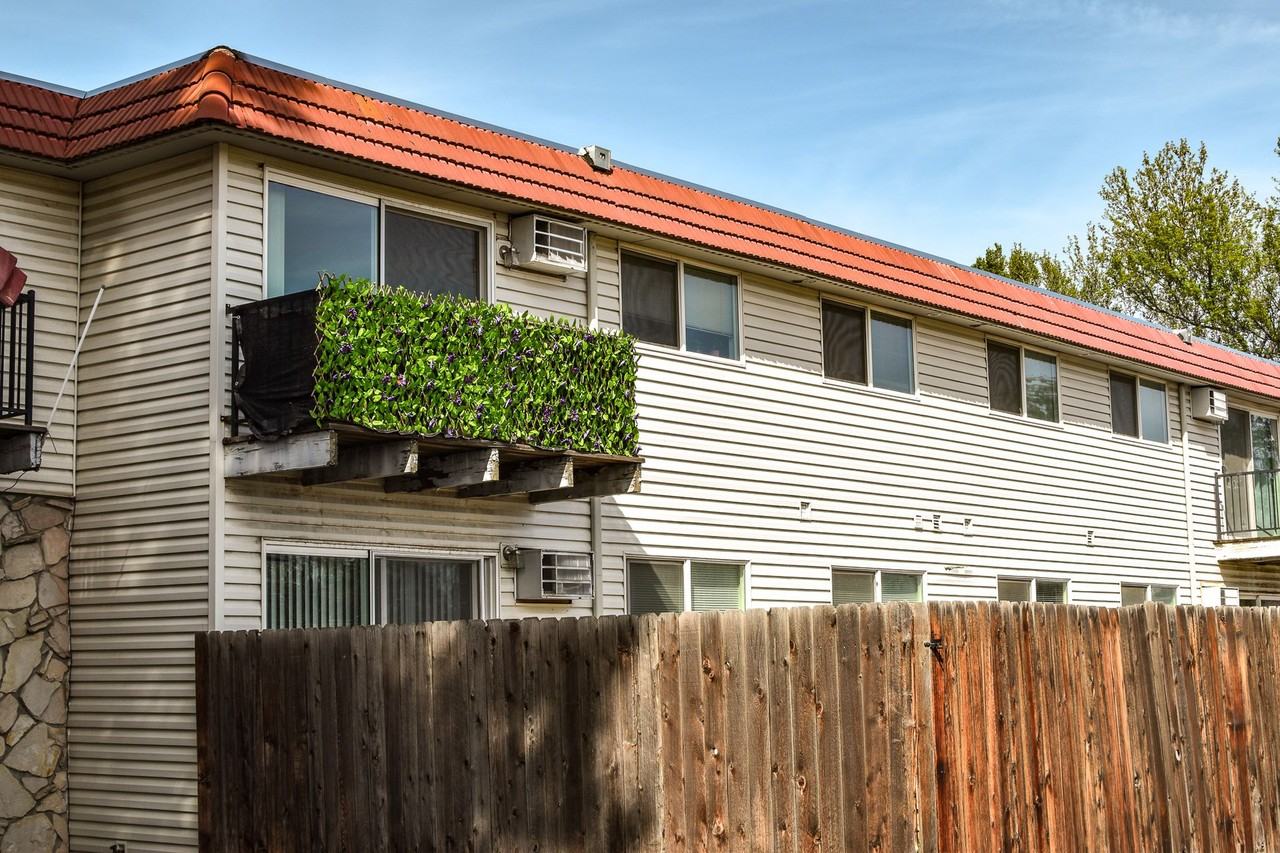Casa Grande Apartments - Photo 2 of 6