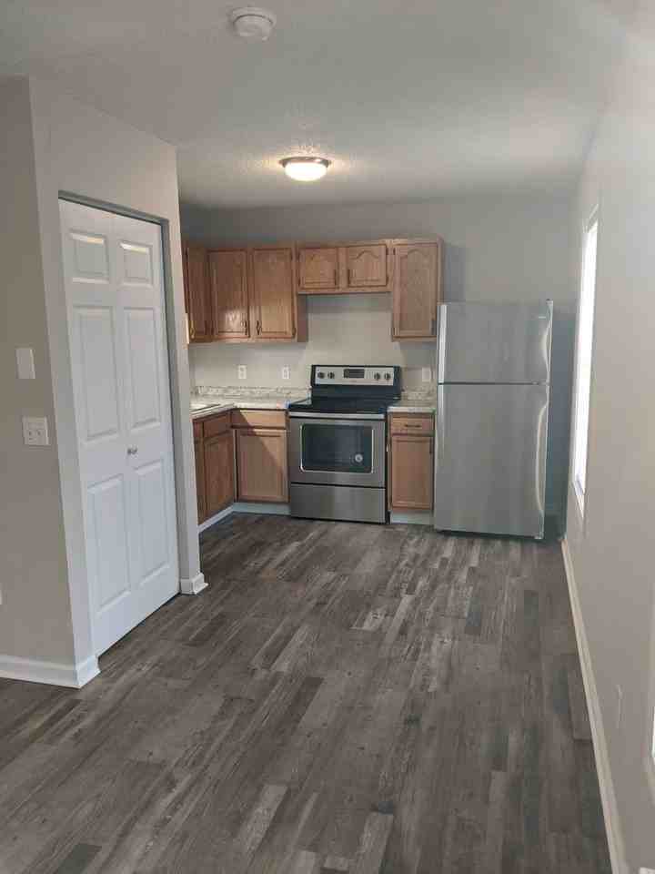 1108 Johnson St - Photo 3 of 10
