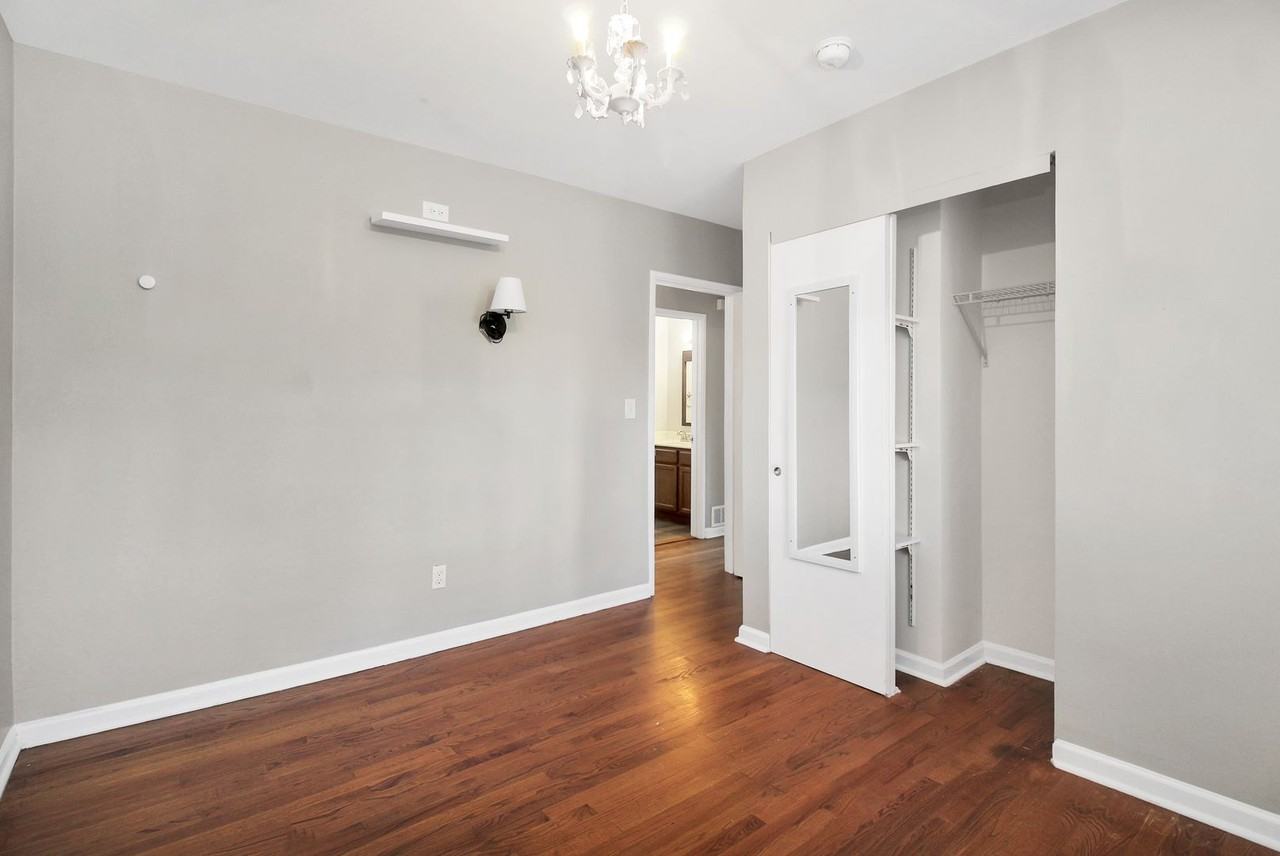 2625 Farley St - Photo 4 of 50