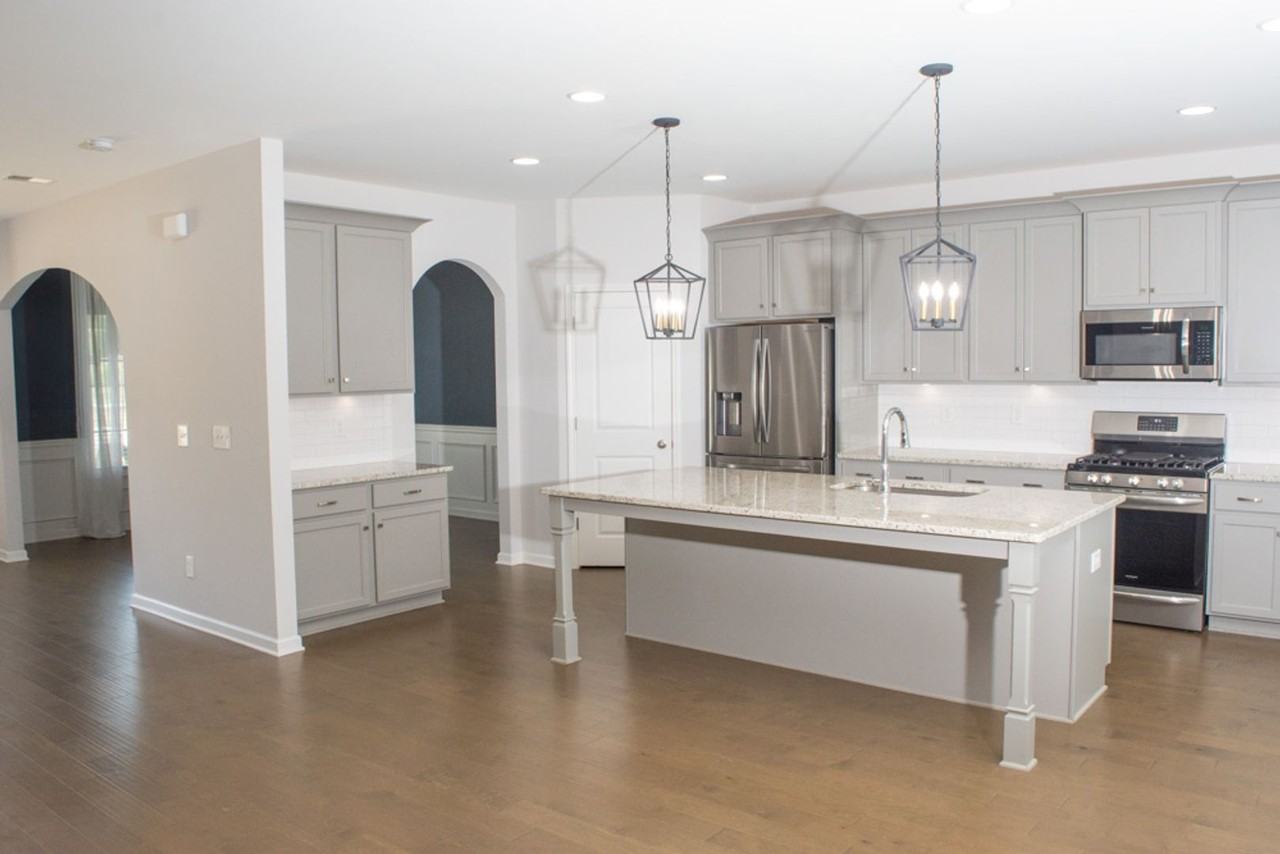 688 Tiger Trl - Photo 2 of 22