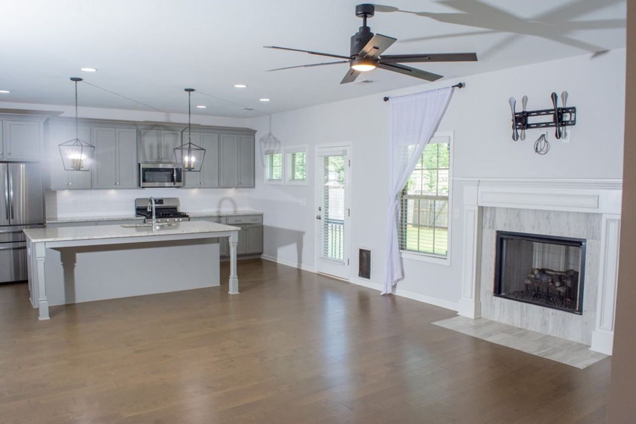 688 Tiger Trl - Photo 3 of 22