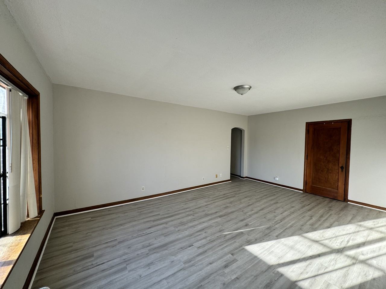 718 West Mulberry Street - Photo 6 of 9