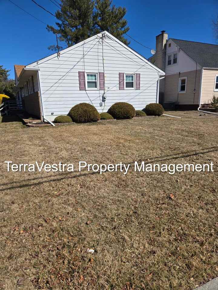 123 Harvard Rd S - Photo 3 of 3