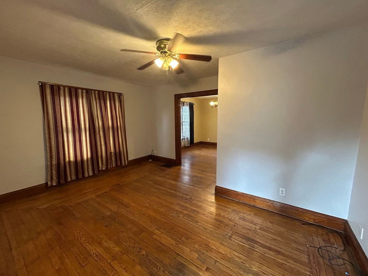 4546 Leo St - Photo 4 of 17