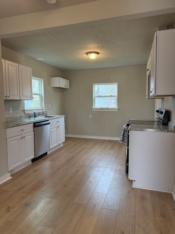 1001 Se 19th St - Photo 6 of 10