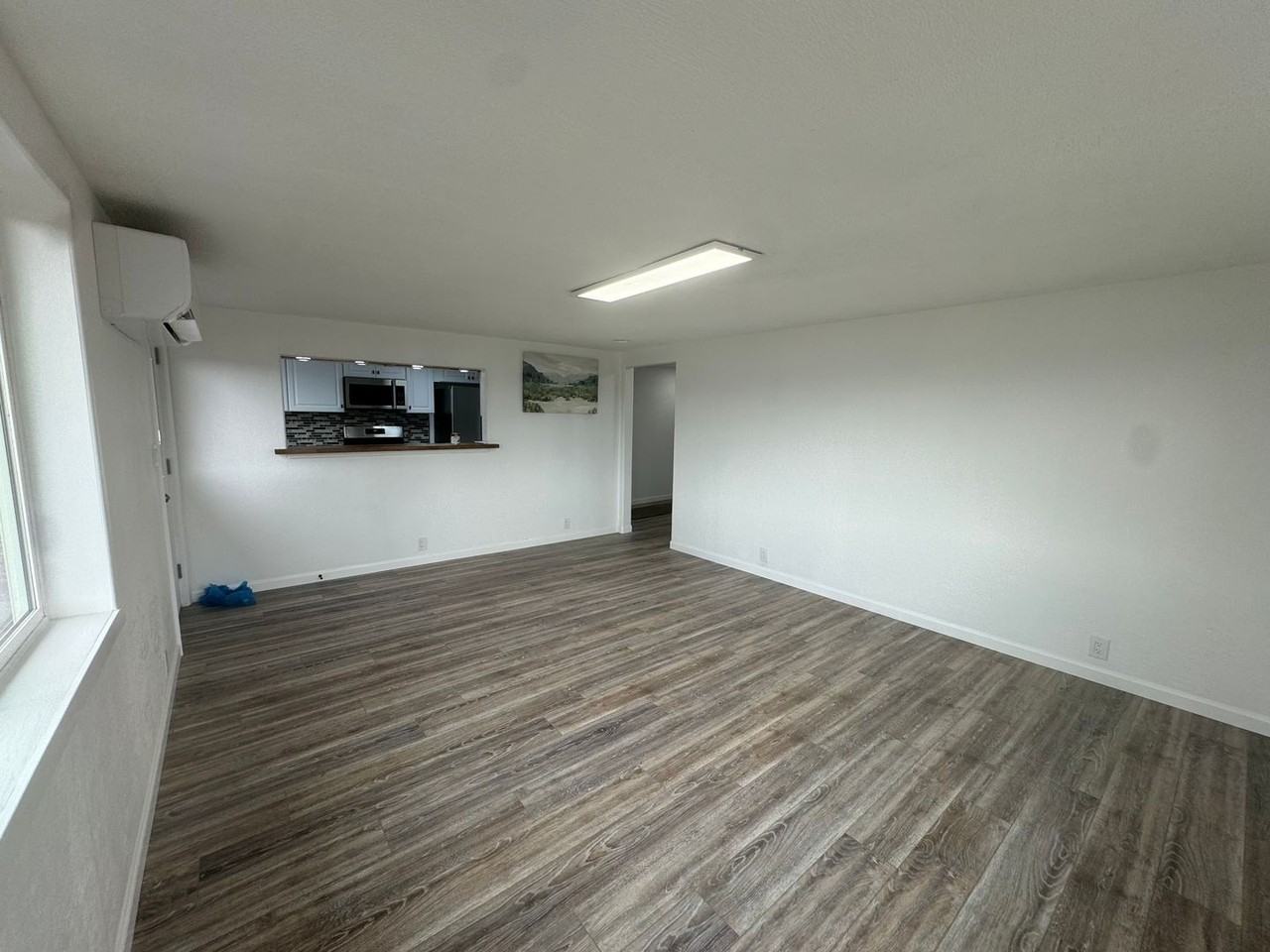 553 Ne West Ave - Photo 4 of 20