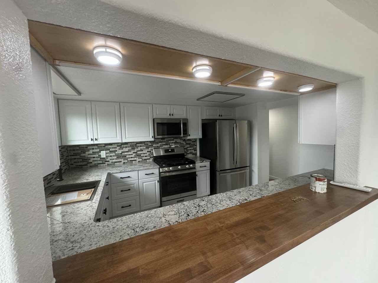 553 Ne West Ave - Photo 5 of 20