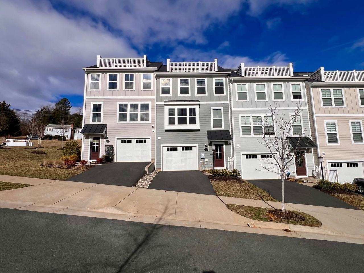 4198 Dauphin Dr - Photo 2 of 45