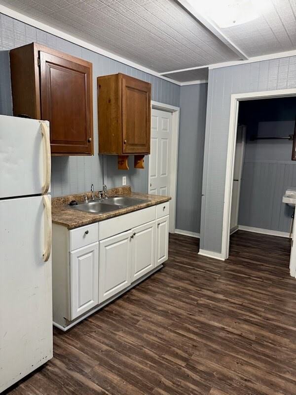906 Putnam Ave - Photo 2 of 10