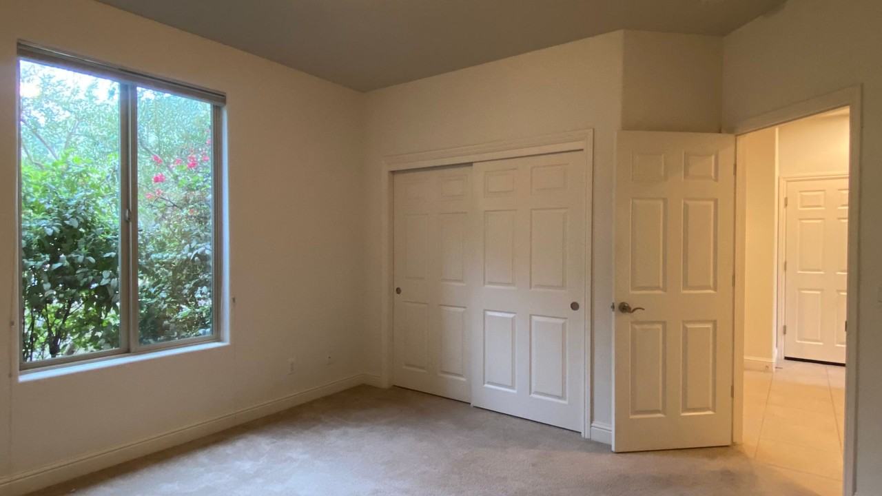 6460 Bobwhite Dr - Photo 3 of 15