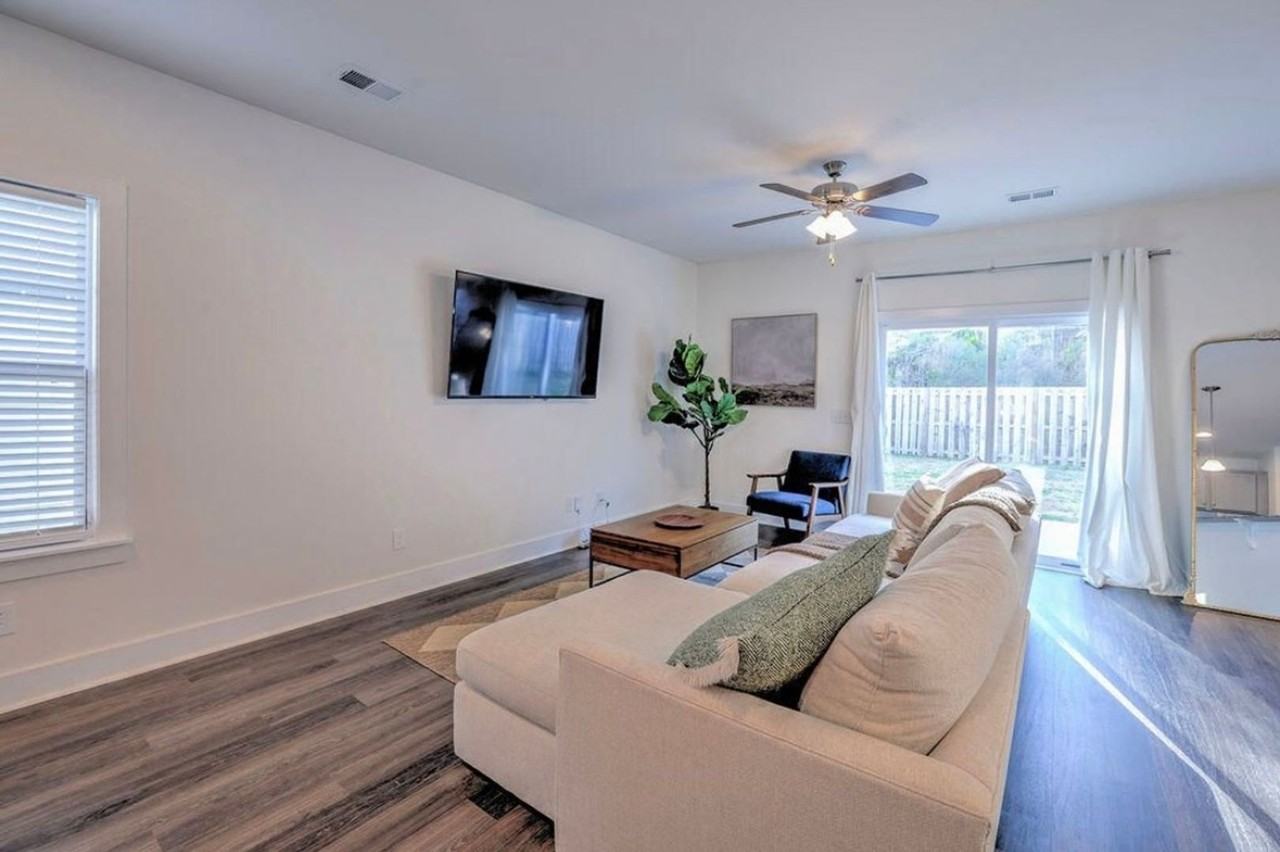 1423 Feldspar Ct - Photo 5 of 46