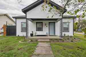 featured image of 2123 Langford St