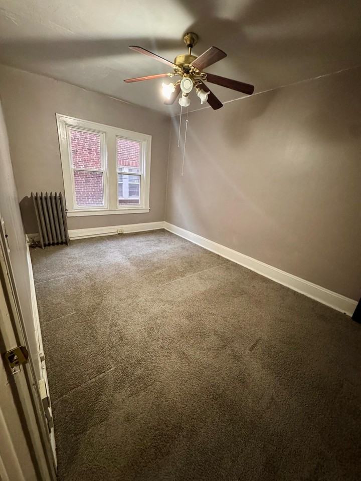 14300 Lakeshore Boulevard - Photo 2 of 11