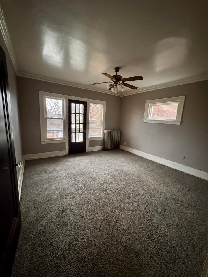 14300 Lakeshore Boulevard - Photo 6 of 11