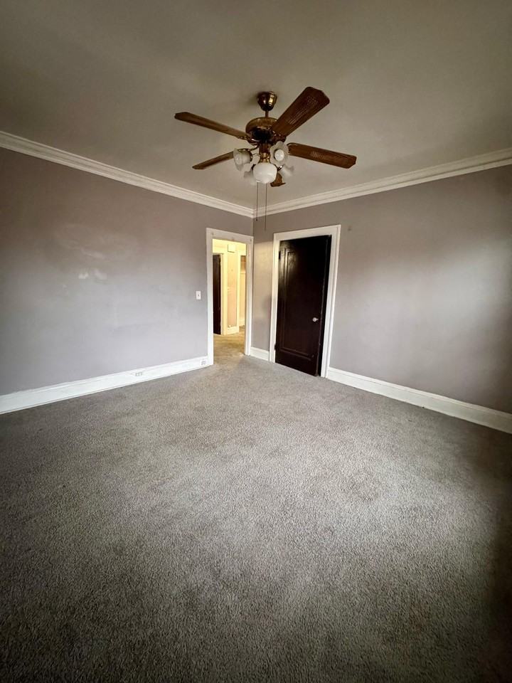 14300 Lakeshore Boulevard - Photo 7 of 11