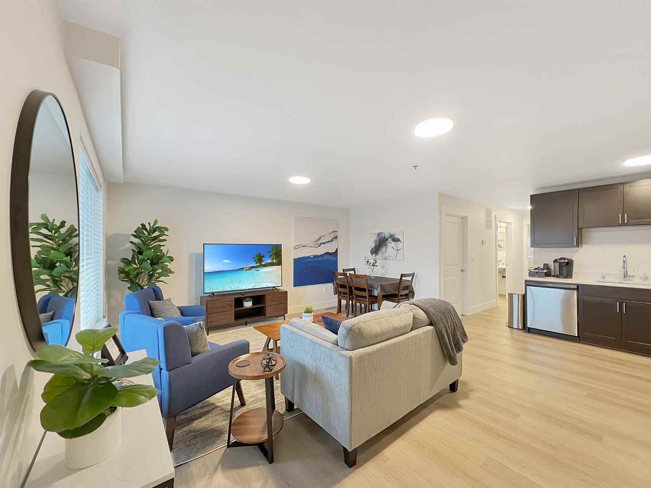 870 Walton Place - Photo 2 of 17