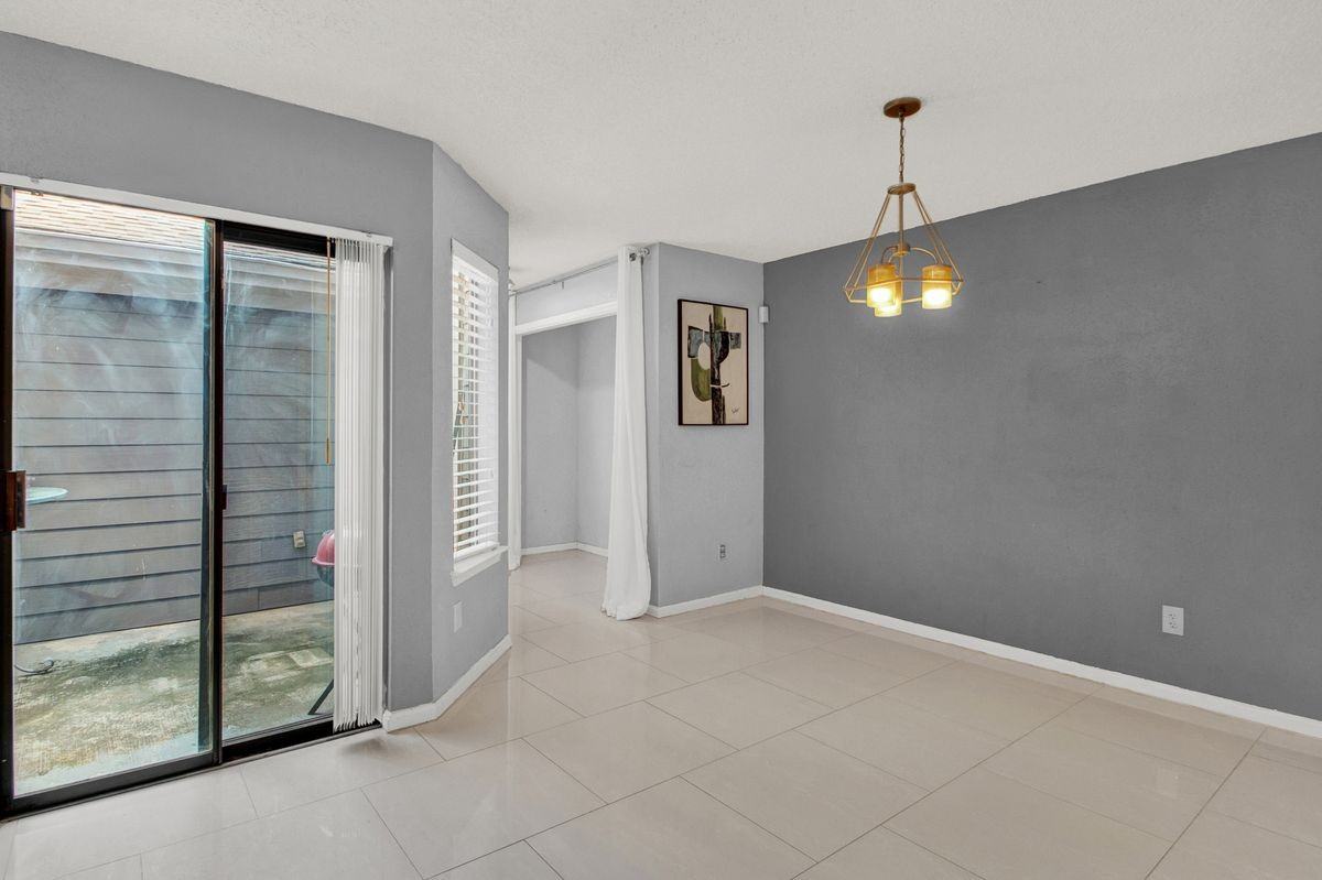 3813 Landmark Dr - Photo 2 of 23