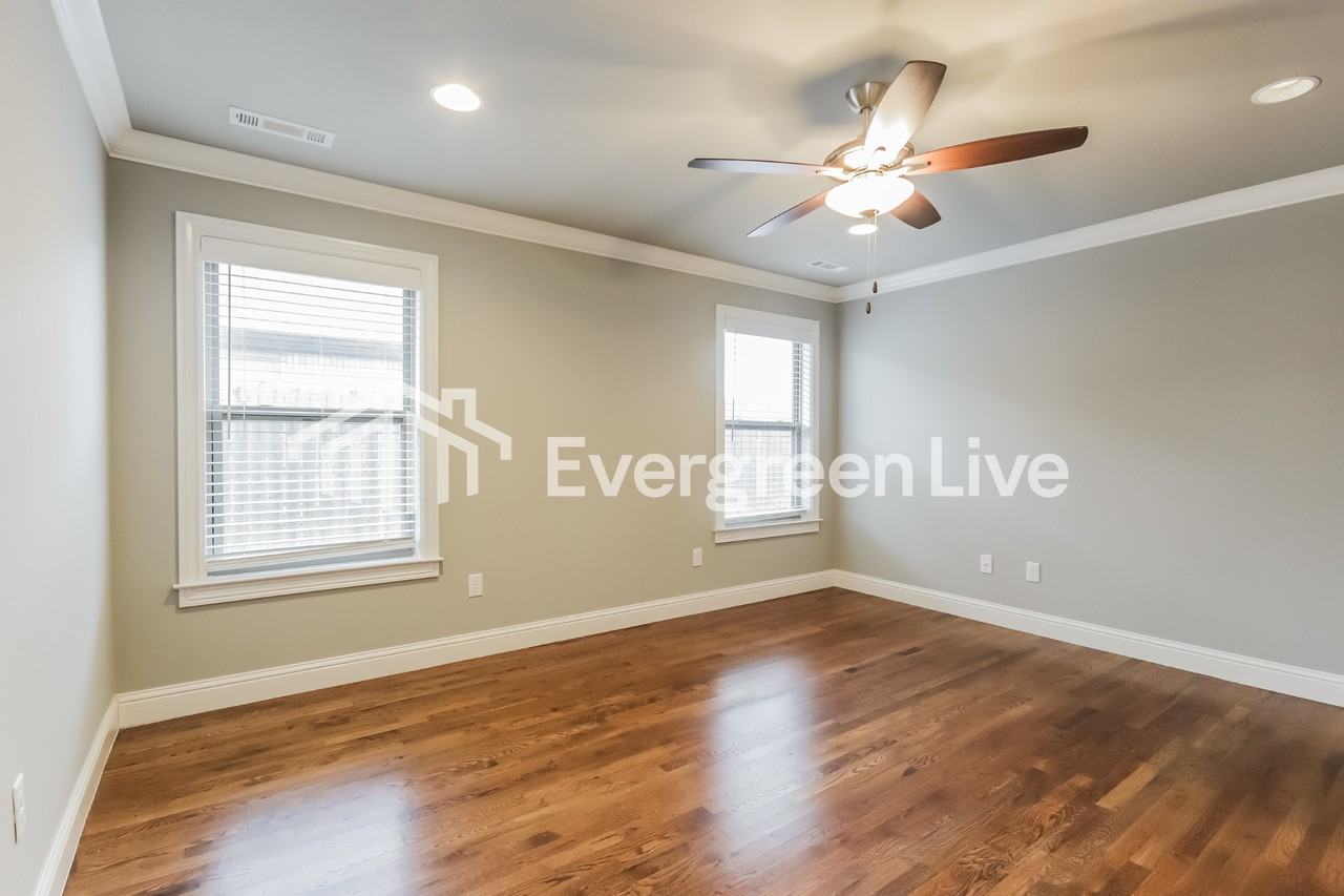 1925 Seabolt St - Photo 4 of 14