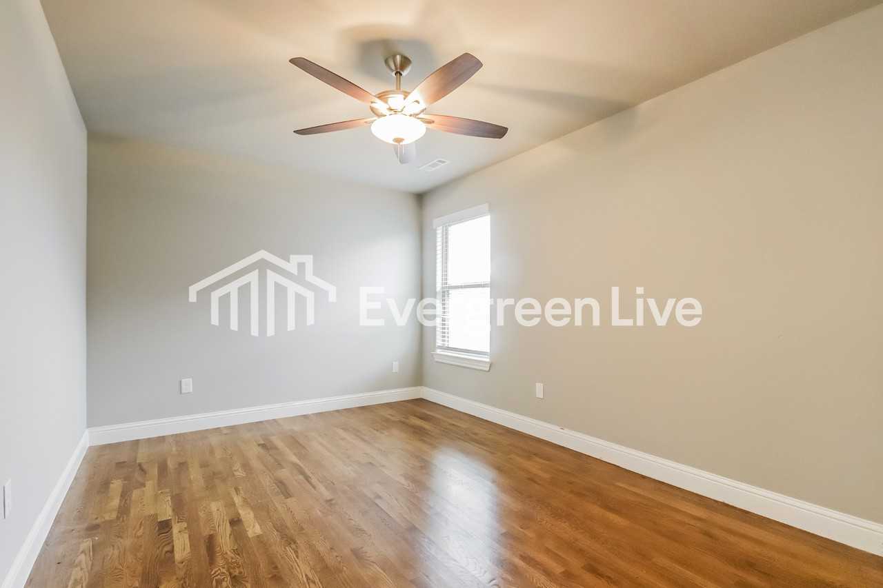 1925 Seabolt St - Photo 3 of 14