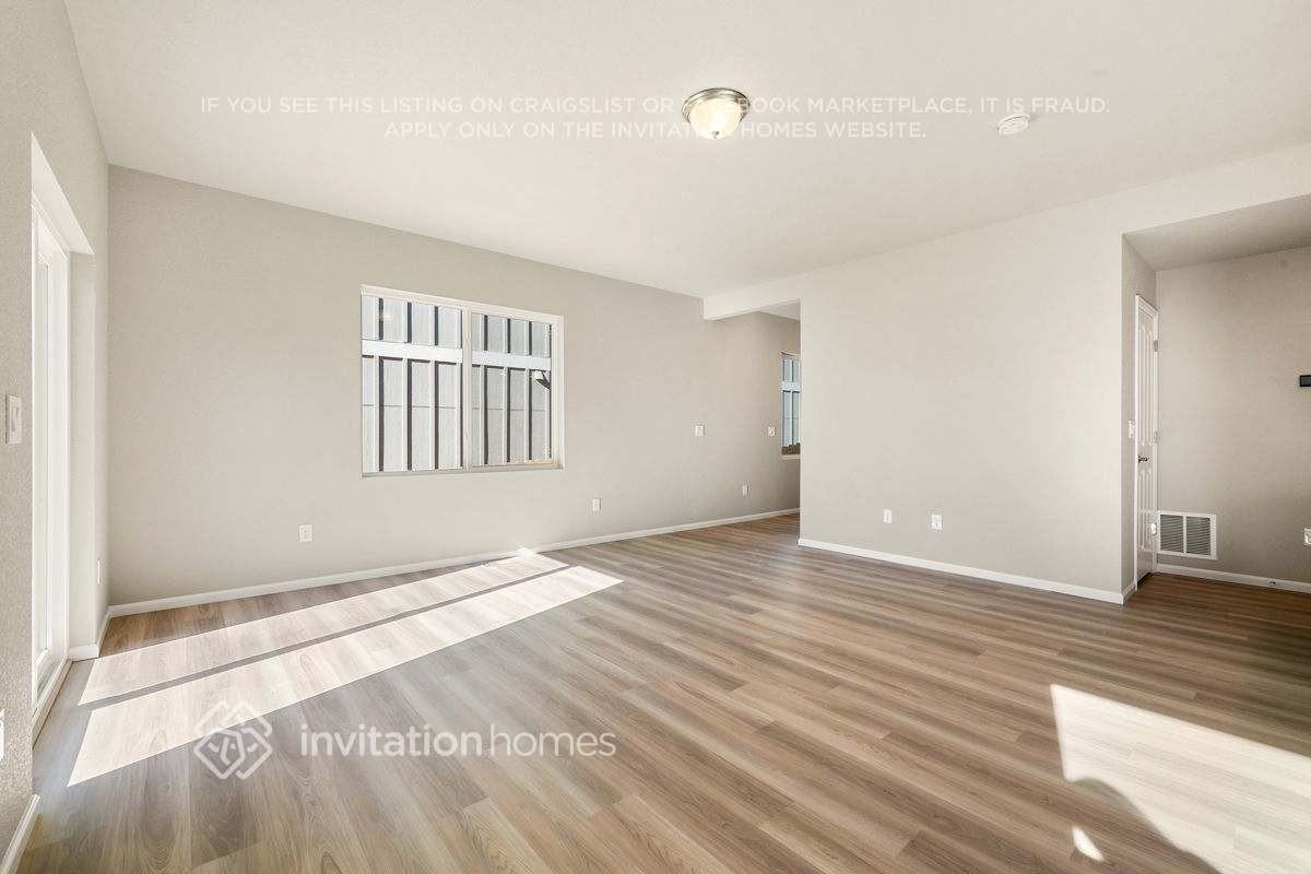 11441 Whistling Duck Way - Photo 4 of 15
